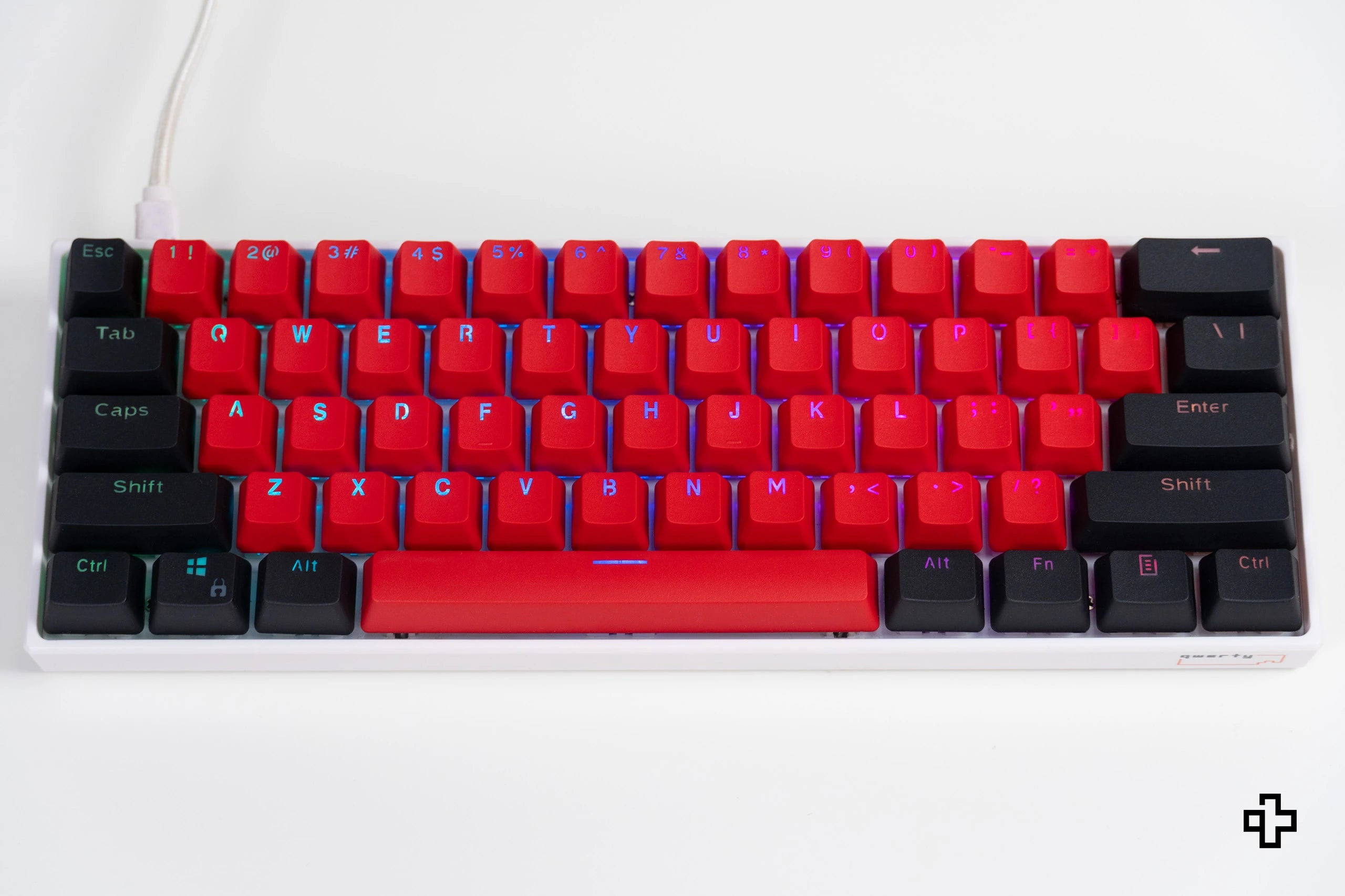 Set Smaak QWERTY Zwart-Rood Duivel Translucide Profil OEM Materiaal PBT – double shot