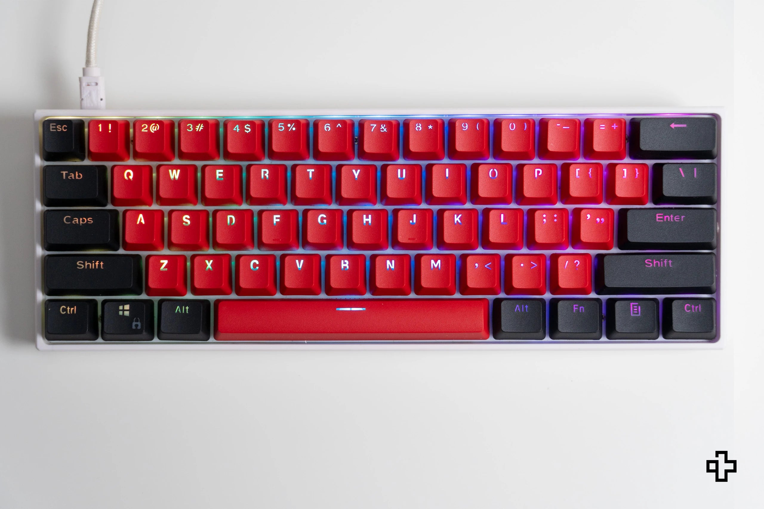 Set Taste QWERTY Negro-Rojo Devil Translucide Profil OEM Material PBT – doble disparo